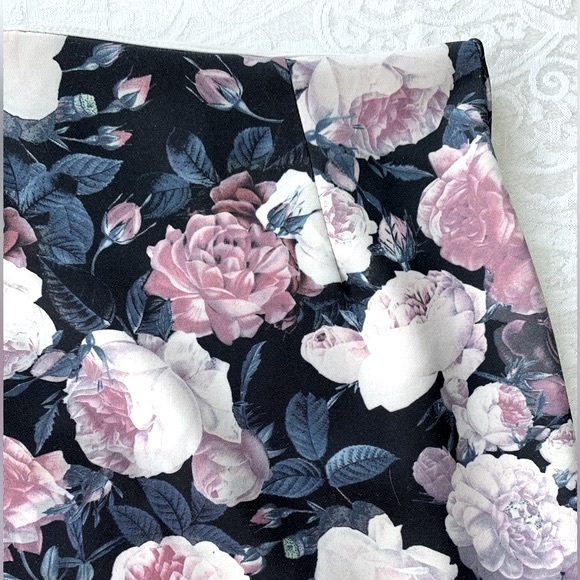 2B bebe size XS Floral Pencil Skirt - Picture 10 of 14